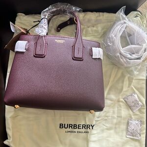 Burberry nwt small Banner tote with crossbody strap